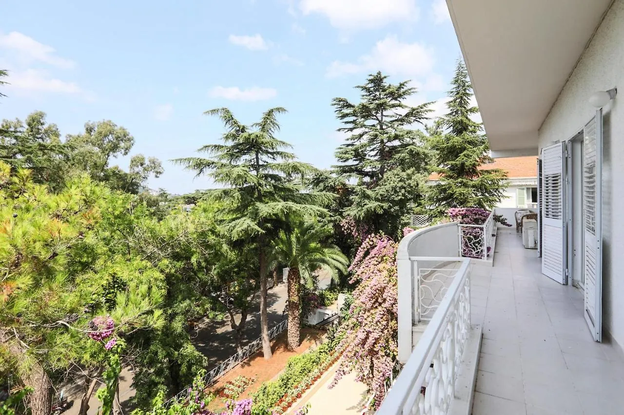 Luxury Mansion In The Heart Of Prince Island Villa Istanbul